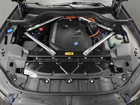 New 2026 BMW X5 xDrive50e w/ Executive Package image 30