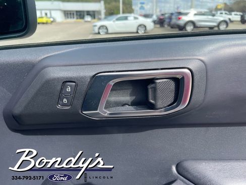 Used 2025 Ford Bronco Outer Banks image 19