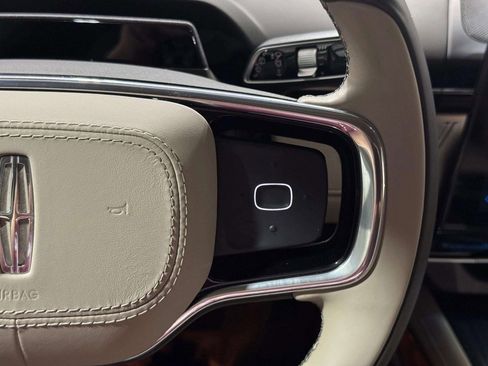 Certified 2024 Lincoln Nautilus Reserve image 13