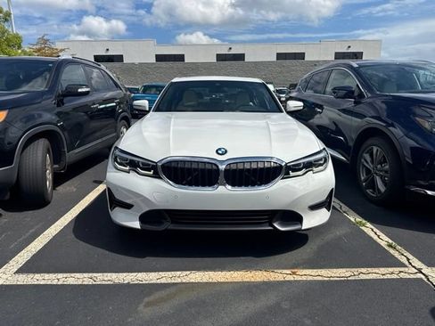 Used 2019 BMW 330i Sedan w/ Convenience Package RWD image 6