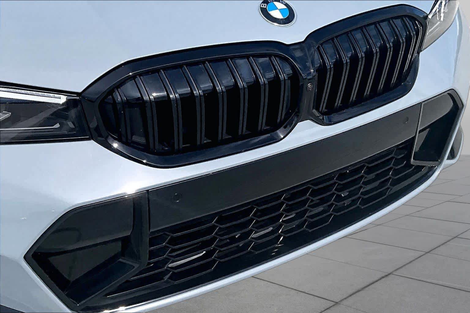 Used 2026 BMW 330i Sedan w/ M Sport Package RWD image 28
