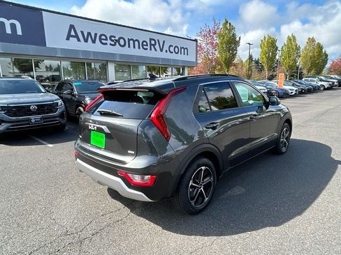 Used 2025 Kia Niro LX FWD image 7