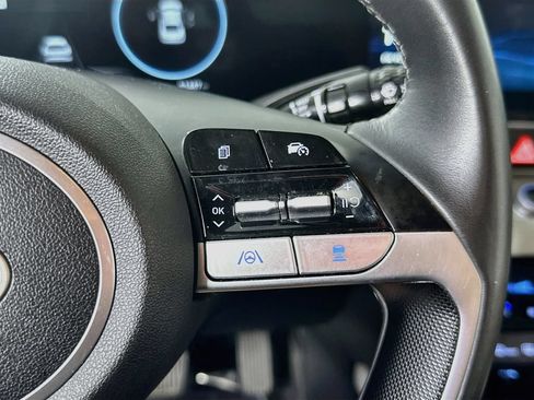 Used 2025 Hyundai Elantra Limited FWD image 23
