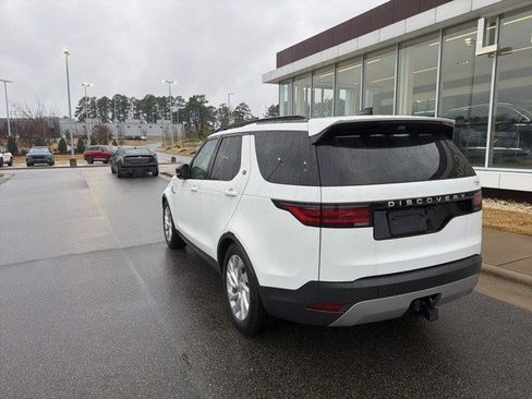 Used 2025 Land Rover Discovery S image 10