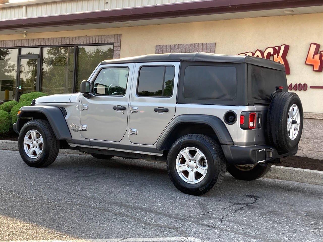 Used 2020 Jeep Wrangler Unlimited Sport S AWD/4WD image 5