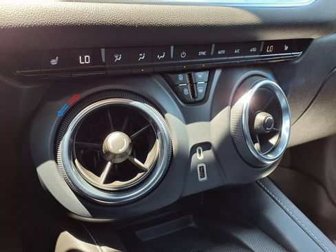 Used 2024 Chevrolet Blazer LT w/ Convenience Package FWD image 8