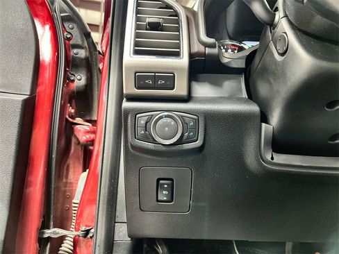 Used 2017 Ford F150 Platinum w/ Equipment Group 701A Luxury image 13