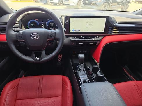 Used 2025 Toyota Camry XSE FWD image 8