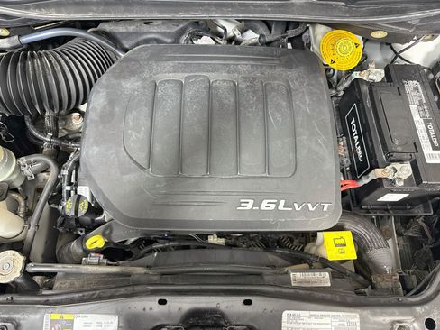 Used 2018 Dodge Grand Caravan SE w/ UConnect Hands-Free Group FWD image 37