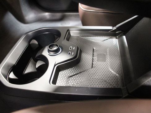 Used 2025 BMW iX xDrive50 image 3