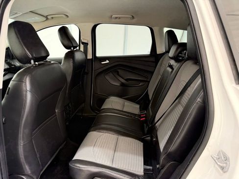 Used 2018 Ford Escape SE w/ SE Sport Appearance Package image 16