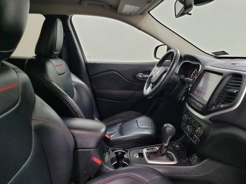 Used 2014 Jeep Cherokee Trailhawk w/ Leather Interior Group AWD/4WD image 21