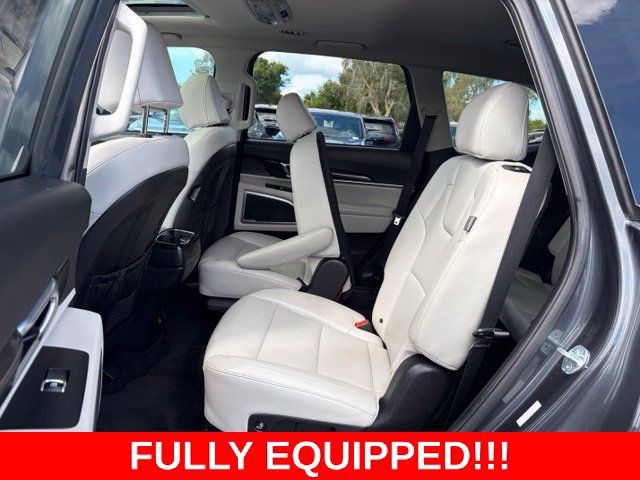 Used 2023 Kia Telluride S w/ S Sunroof Package FWD image 15