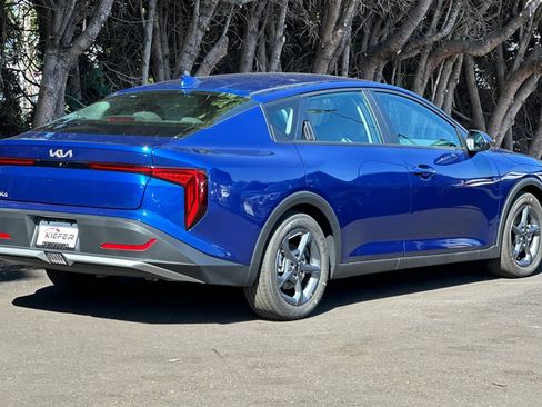 New 2025 Kia K4 LXS image 3