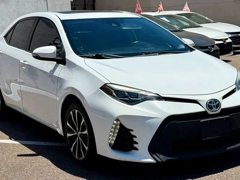 Used 2017 Toyota Corolla SE w/ SE Premium Package FWD image 7
