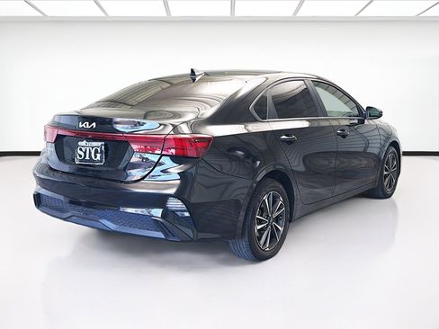 Used 2024 Kia Forte LXS w/ LXS Technology Package image 4