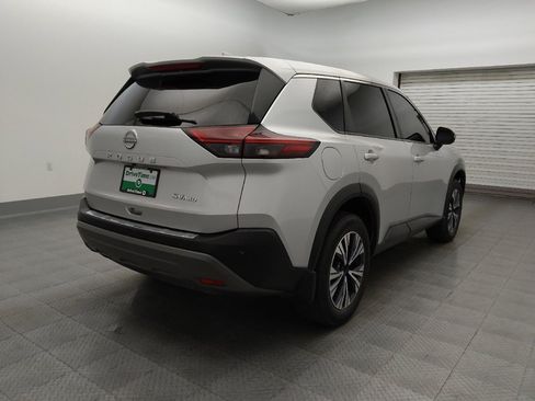 Used 2022 Nissan Rogue SV image 9