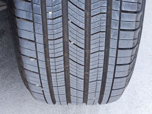 Certified 2024 Jeep Grand Cherokee Altitude image 11