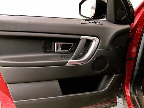 Used 2016 Land Rover Discovery Sport SE image 23