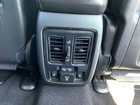 Used 2019 Dodge Durango GT image 34