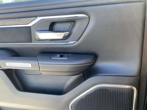 Used 2019 RAM 1500 Laramie AWD/4WD image 14