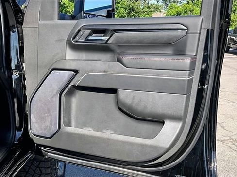 Used 2025 GMC Sierra 2500 AT4X AWD/4WD image 27