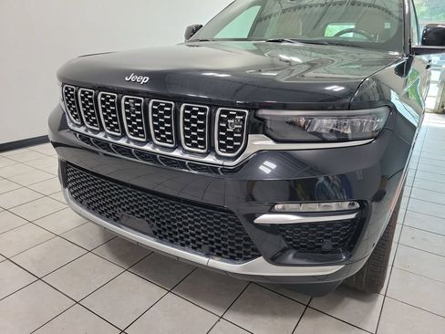 Used 2023 Jeep Grand Cherokee Summit AWD/4WD image 24