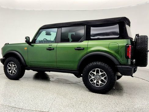 Used 2023 Ford Bronco Badlands image 7