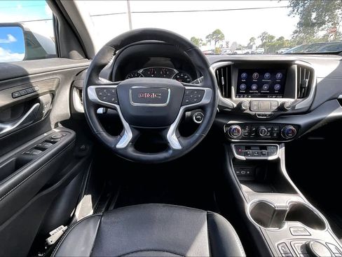 Used 2022 GMC Terrain SLT w/ Tech Package image 6