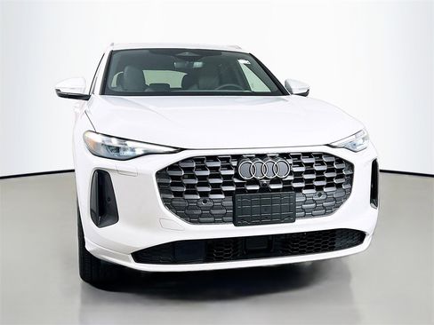 New 2025 Audi Q5 Premium Plus image 2