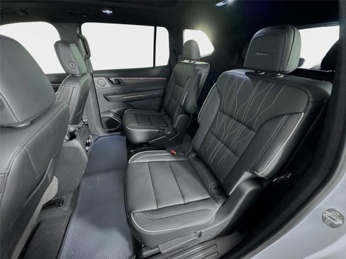 New 2026 Buick Enclave Avenir FWD image 24