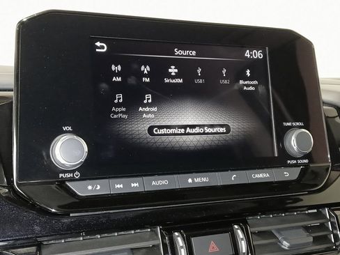 Used 2024 Nissan Pathfinder SV image 23