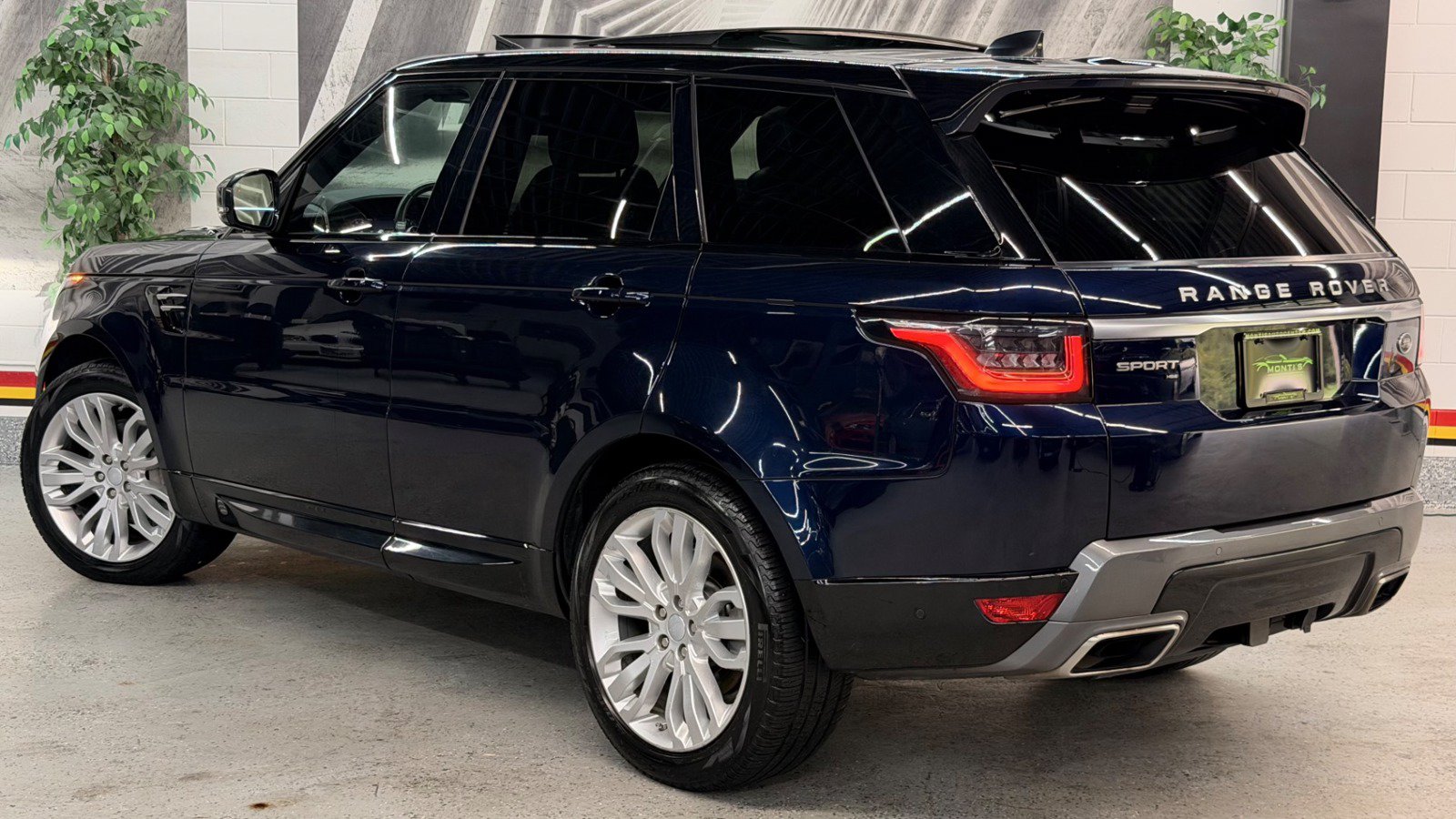 Used 2020 Land Rover Range Rover Sport HSE AWD/4WD image 4