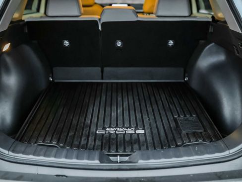 Certified 2023 Toyota Corolla Cross L image 19