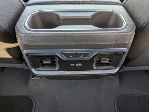 Used 2022 Chevrolet Silverado 1500 High Country image 15