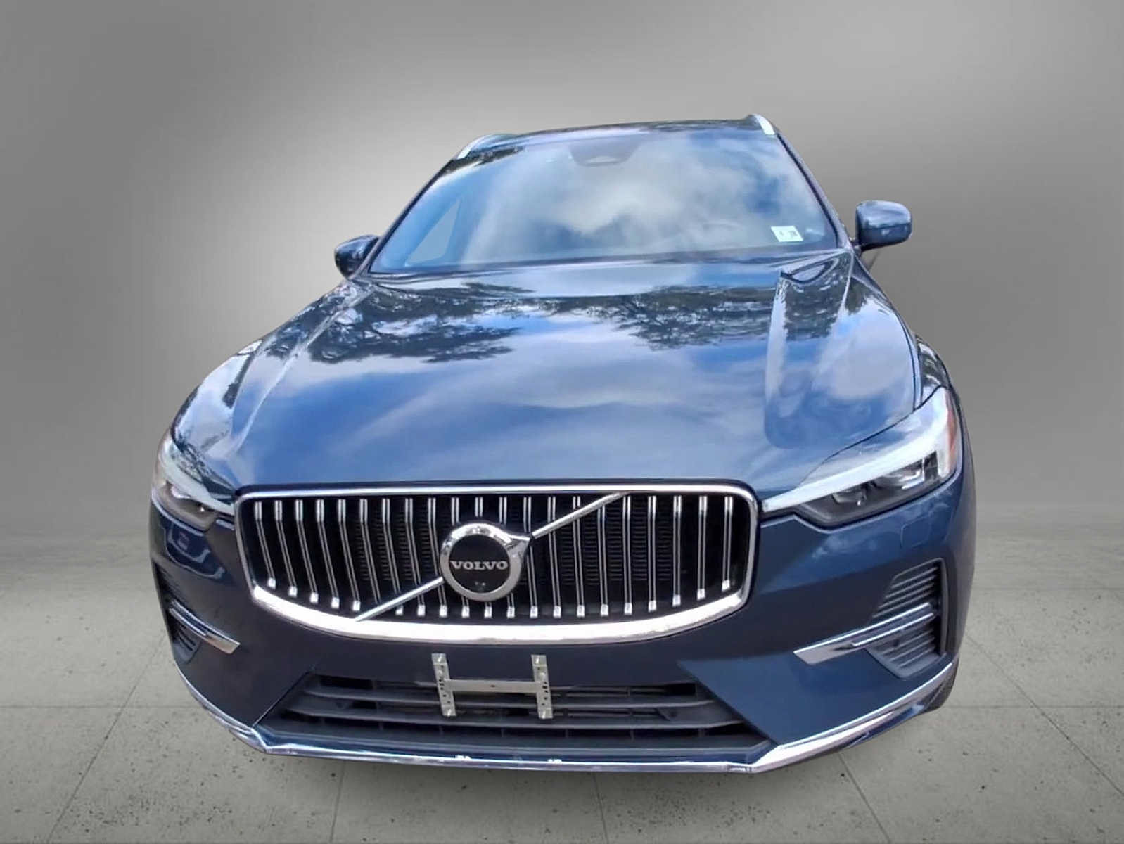 Used 2023 Volvo XC60 T8 Ultimate w/ Climate Package AWD/4WD image 3
