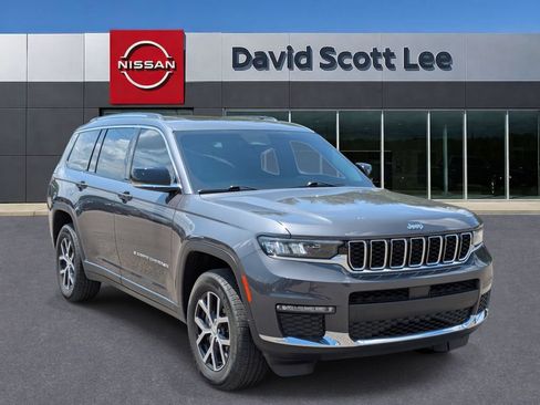 Used 2024 Jeep Grand Cherokee L Limited AWD/4WD image 3