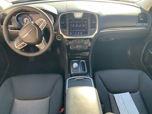 Used 2023 Chrysler 300 Touring w/ Sport Appearance Package image 18