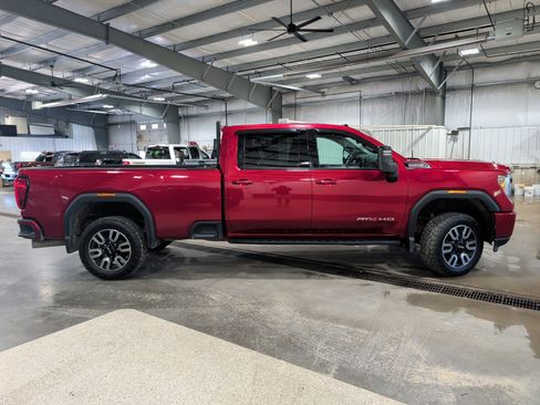 Used 2022 GMC Sierra 3500 AT4 w/ AT4 Preferred Package AWD/4WD image 2