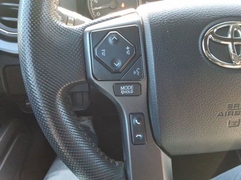 Used 2022 Toyota Tacoma TRD Off-Road w/ Technology Package image 27