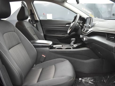 Used 2024 Nissan Altima 2.5 SV image 22
