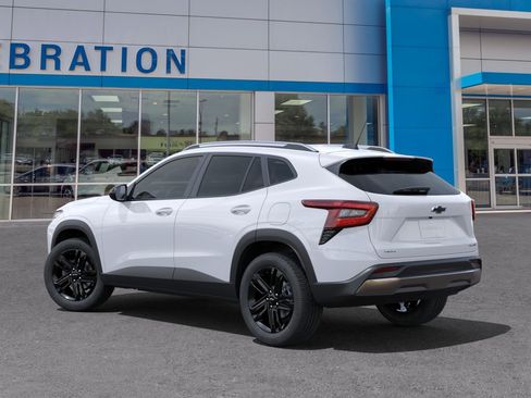 New 2025 Chevrolet Trax ACTIV w/ Driver Confidence Package FWD image 3