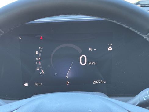 Used 2025 Buick Envista Sport Touring image 40