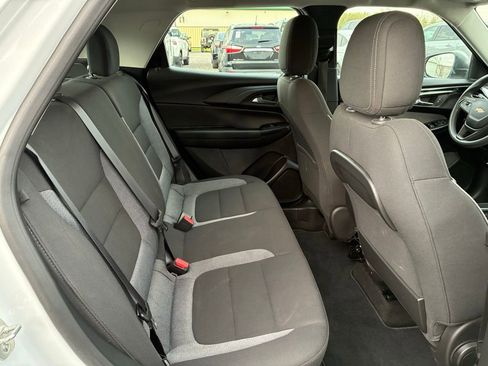 Used 2024 Chevrolet TrailBlazer LS w/ LS Confidence Package FWD image 15