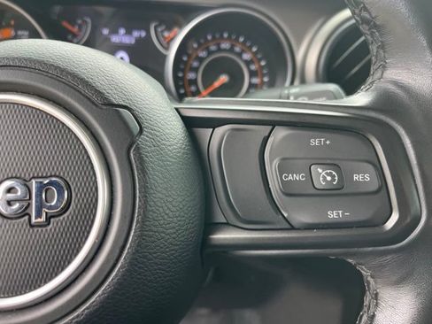 Used 2022 Jeep Gladiator Sport AWD/4WD image 17