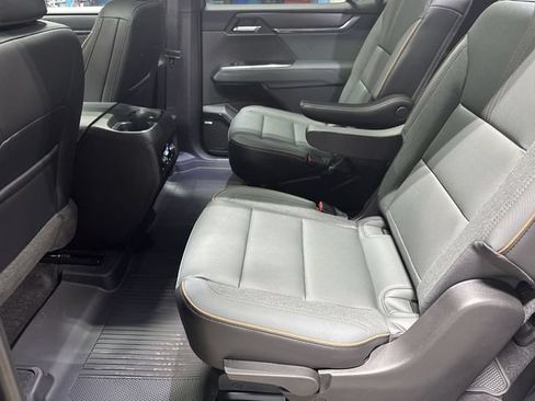 New 2026 GMC Acadia AT4 w/ Luxury Package AWD/4WD image 28