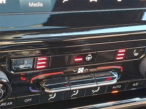 Used 2023 Jeep Grand Cherokee Altitude image 26