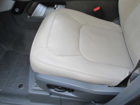 Used 2022 Land Rover Defender 110 SE image 54