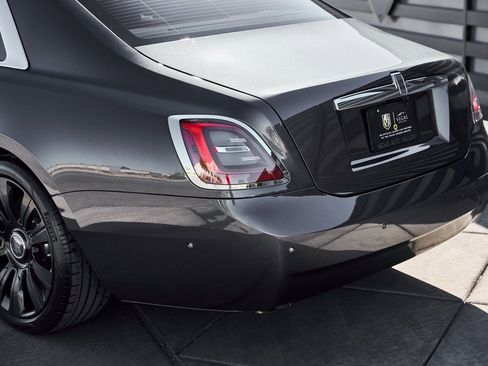 Used 2023 Rolls-Royce Ghost image 10