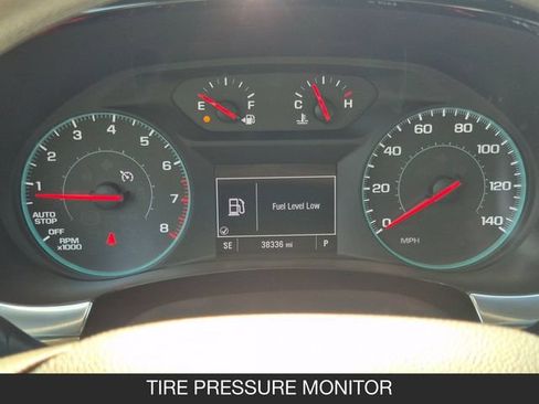 Used 2023 Chevrolet Traverse LS AWD/4WD image 22